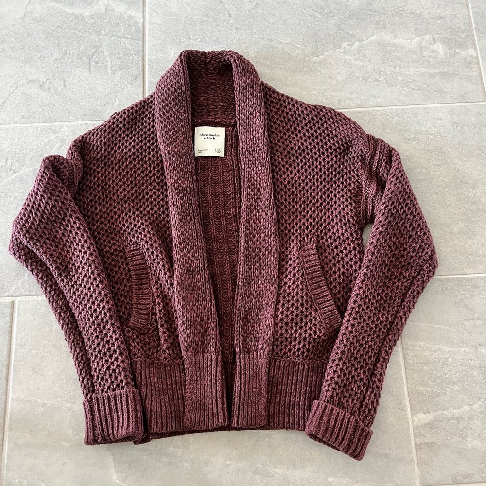 Abercrombie and Fitch dark maroon cardigan with pockets!